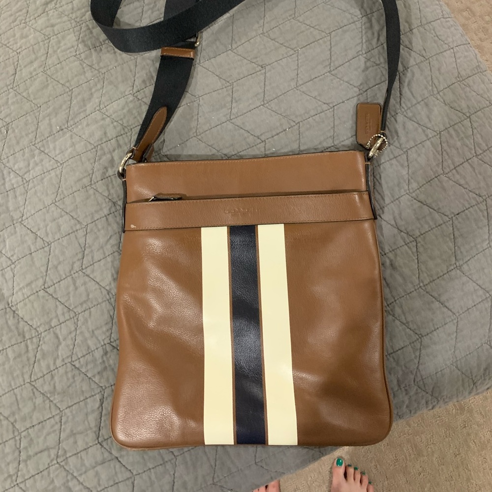 Coach adjustable crossbody purse